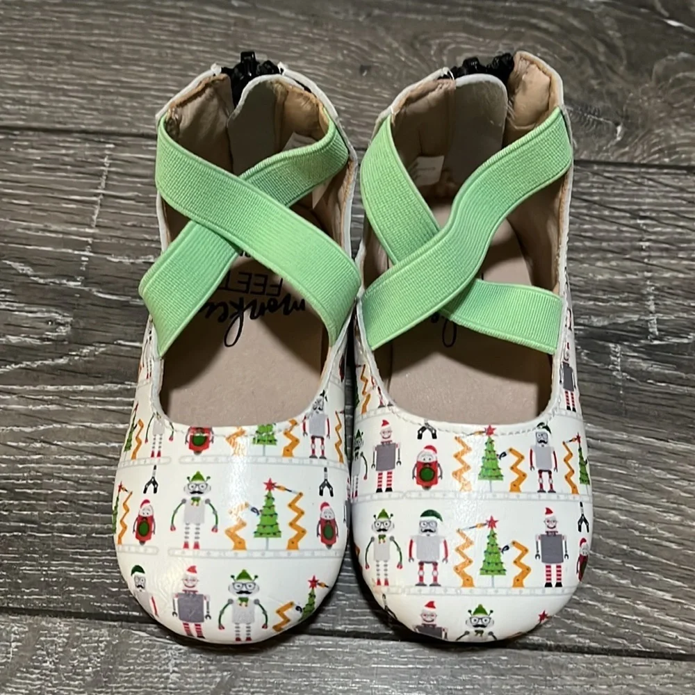 Baby girl Monkey Feet Christmas shoes NWOT size 12-18 months